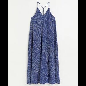 H&M women’s blue patterned Wide-cut Jersey Dress